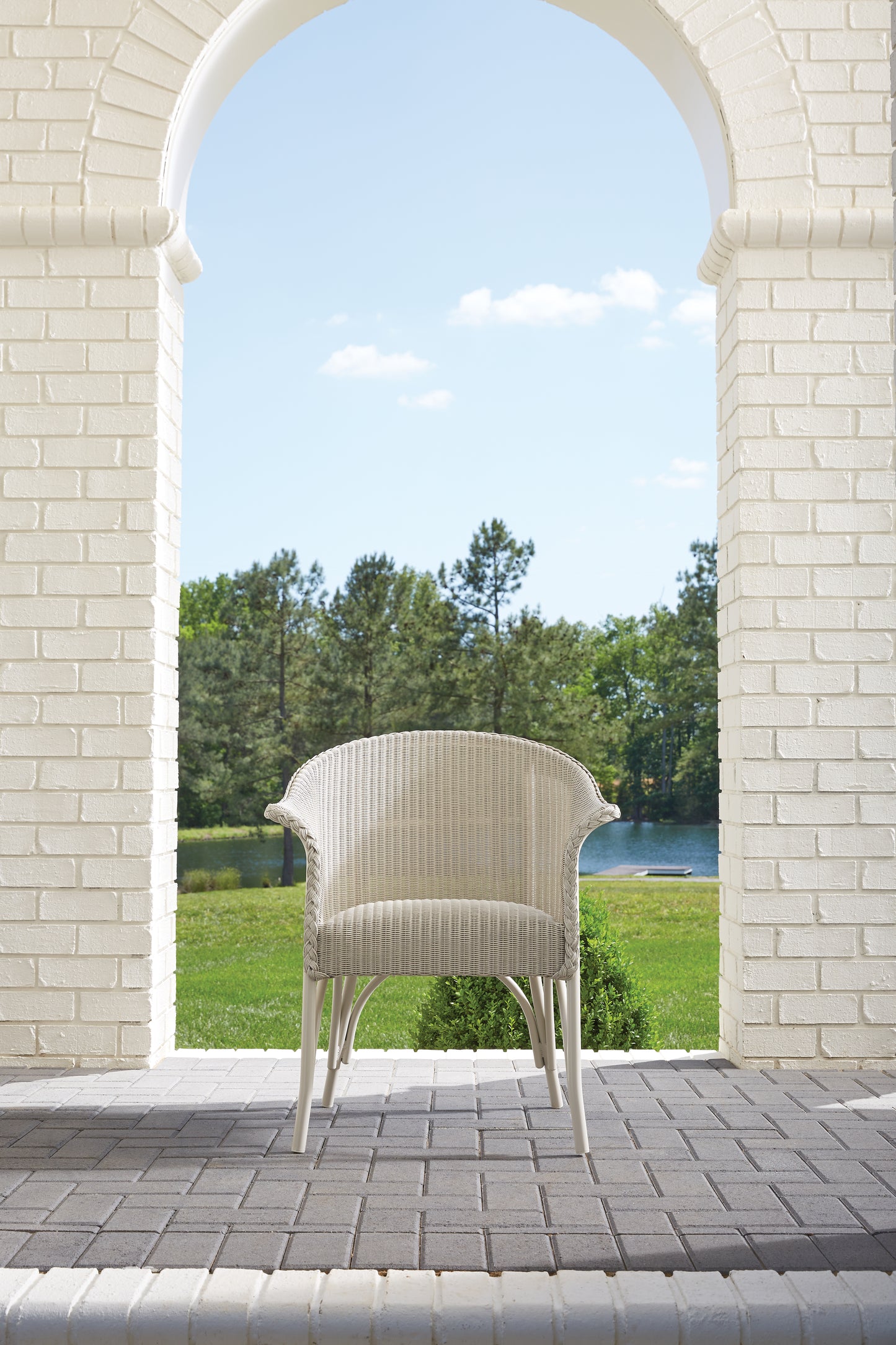 Lloyd Flanders All Seasons Lounge Chair with Padded Seat