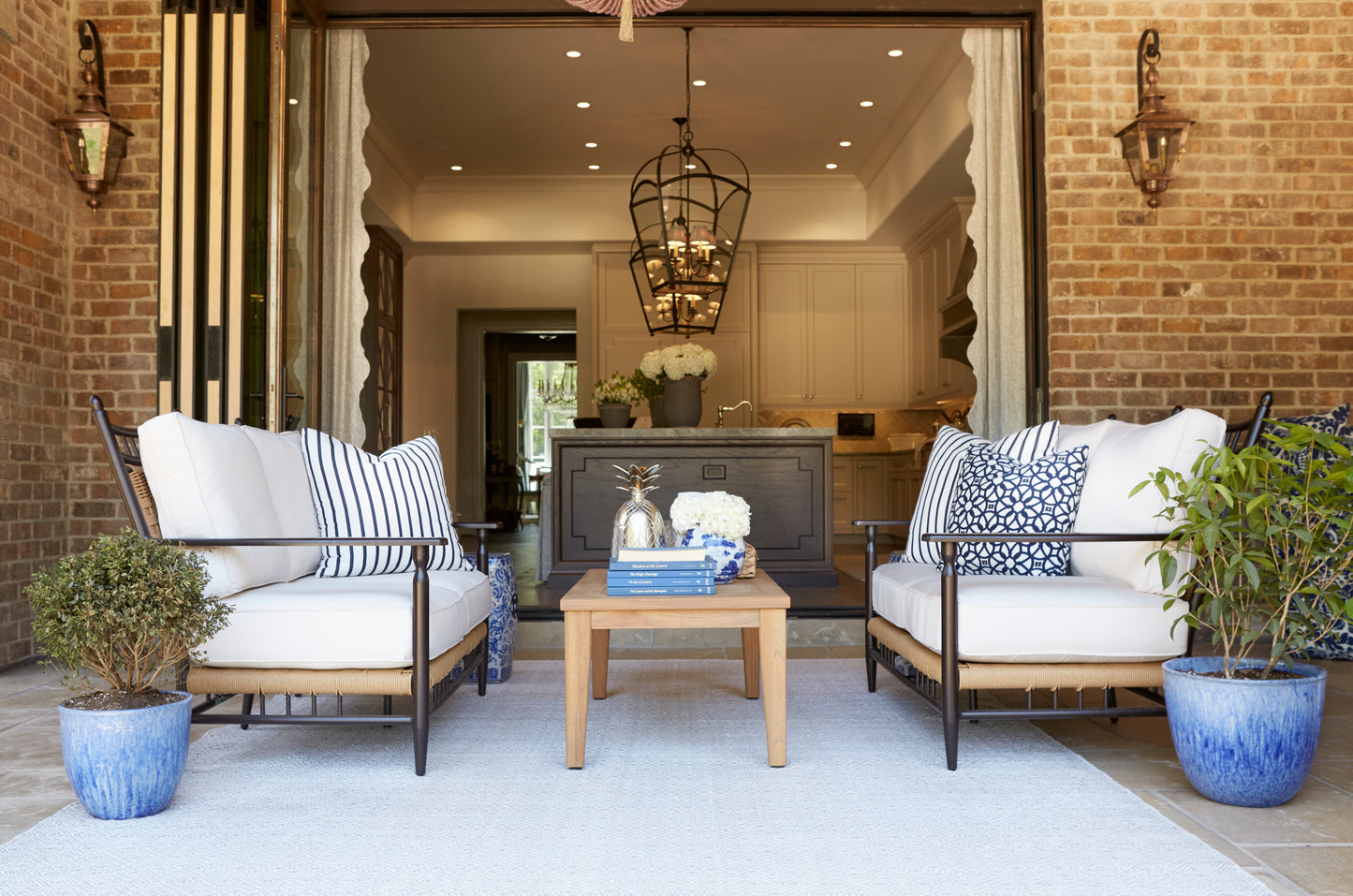 Lloyd Flanders Low Country Loveseat in Natural Finish
