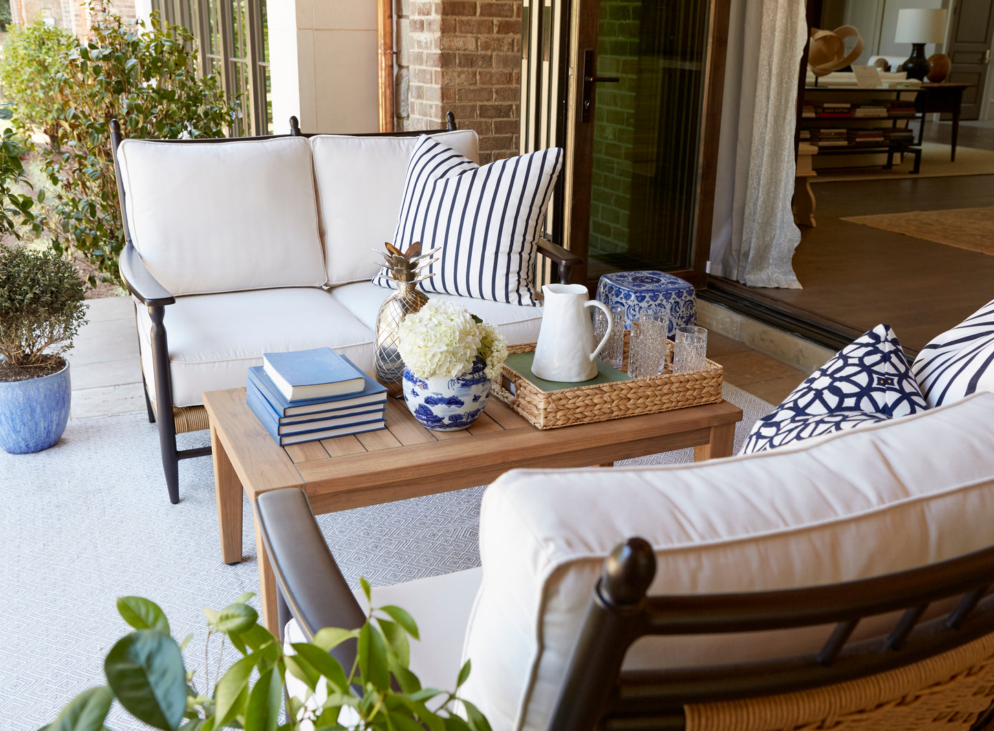 Lloyd Flanders Low Country Loveseat in Natural Finish