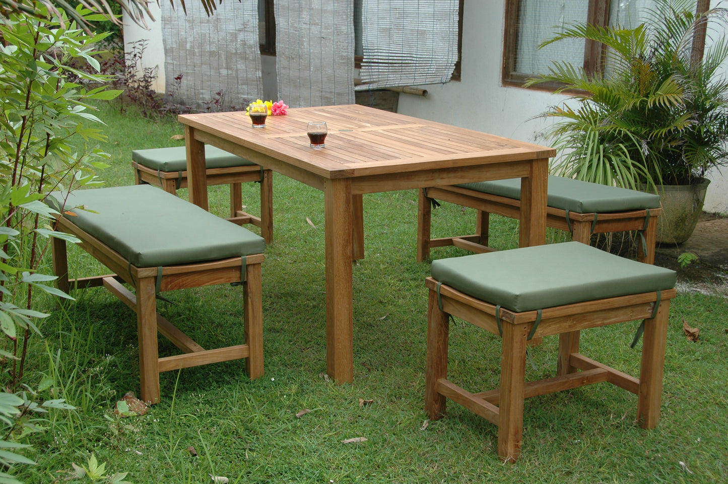 Montage Madison 5 - Piece Dining Set