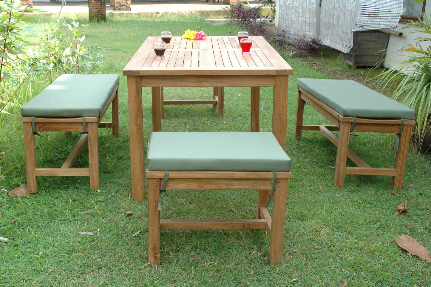 Montage Madison 5 - Piece Dining Set