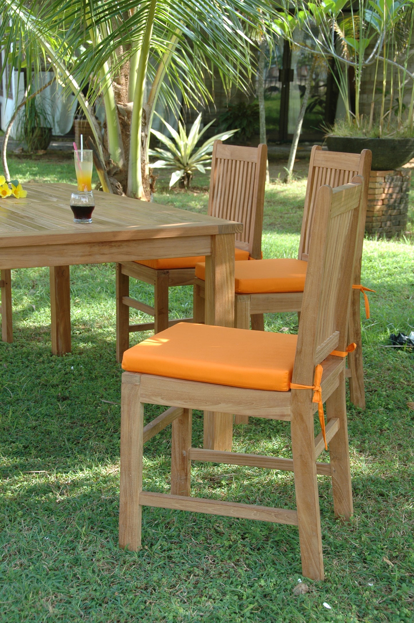 Montage Saratoga 7-Piece Dining Set